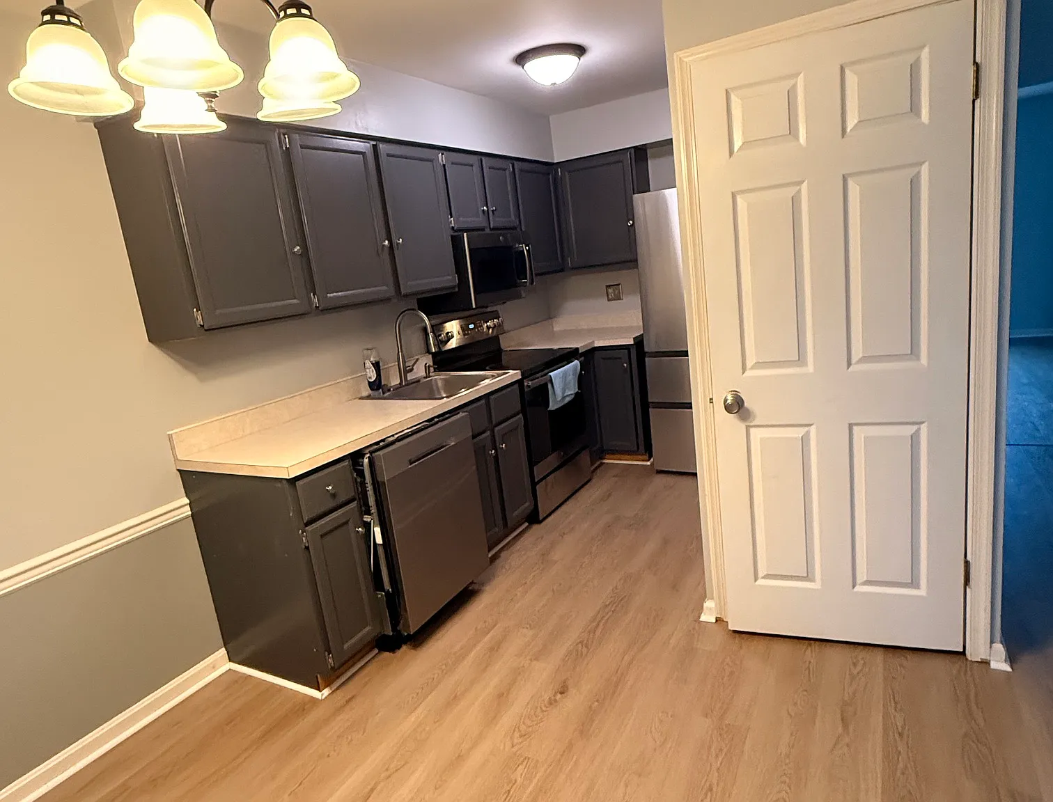 2 bed, 1.5 bath, 1024 sqft, $1,800 — Photo 4