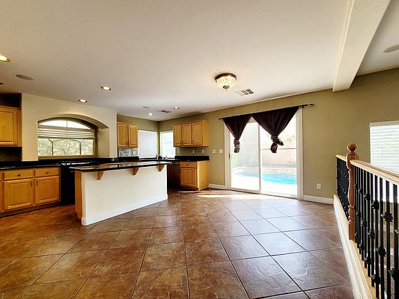 5th image of 4241 Saxton Green Ave