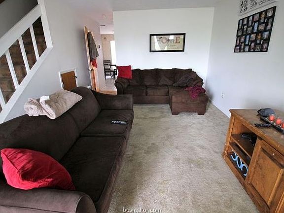 3rd image of 2807 Wildflower Dr APT 5