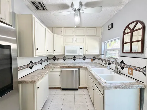 416 11th Avenue S, Lake Worth Beach, FL 33460