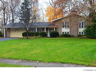 38 Tioga Cir, Rochester, NY 14616