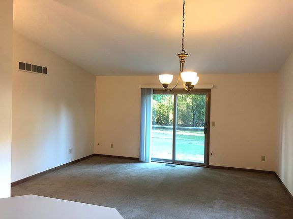 3rd image of 6018 147th Ave