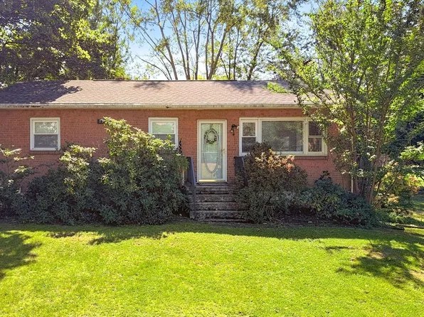 2310 Senseny Rd, Winchester, VA 22602