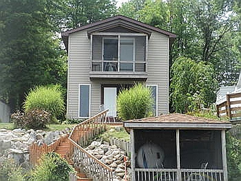 1st image of 2534 N Peterson Dr