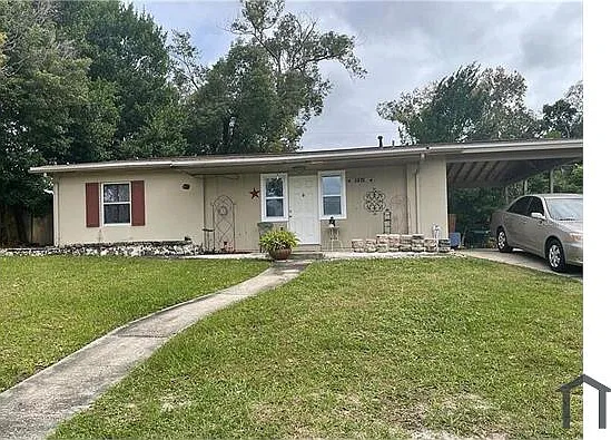 1371 N Normandy Blvd — Photo 1