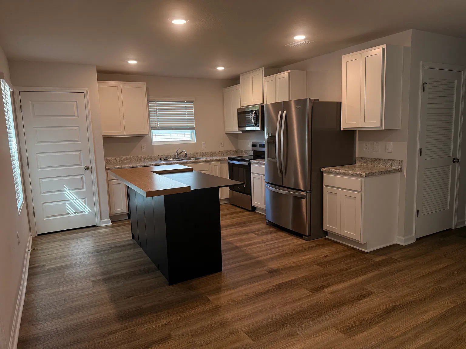 3 bed, 1205 sqft, $1,750 — Photo 2