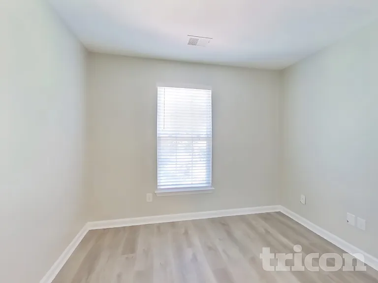 2536 Bayview Dr — Photo 12