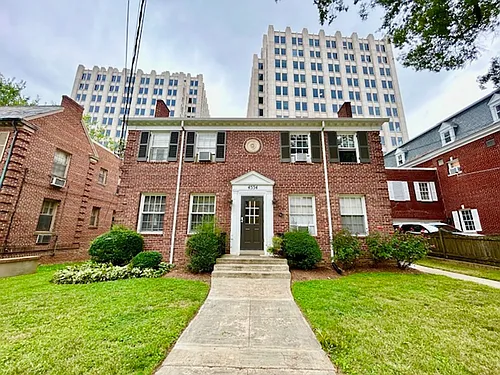 - 4534 Avondale Street Photo 1
