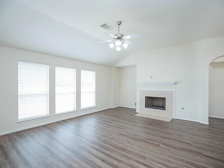 835 Aqua Vista Ln — Photo 6