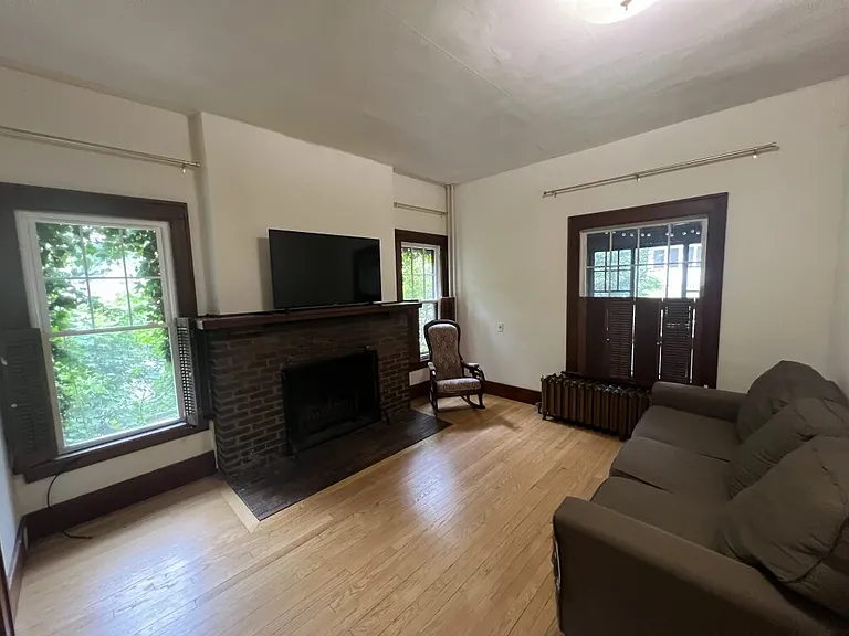 115 Heights Ct — Photo 18