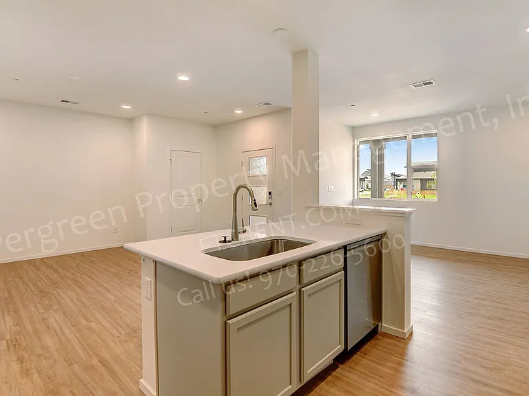 4954 Denys Dr — Photo 12