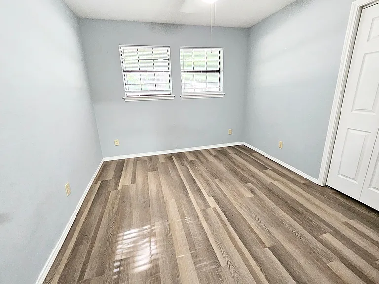 1124 Kathy Ln — Photo 21