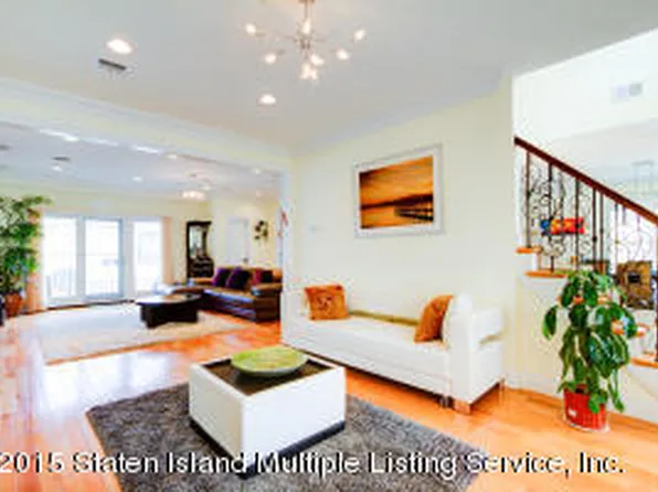 53 Beacon Avenue image 1 of 9