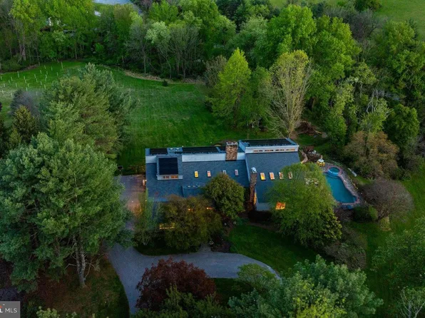 3 Brook Farm Ct, Cockeysville, MD 21030
