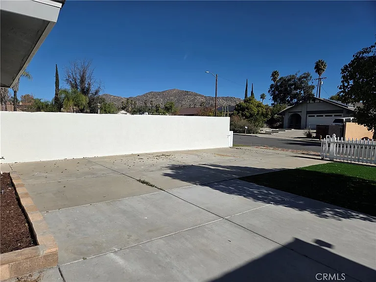 11889 Kilgore St — Photo 3