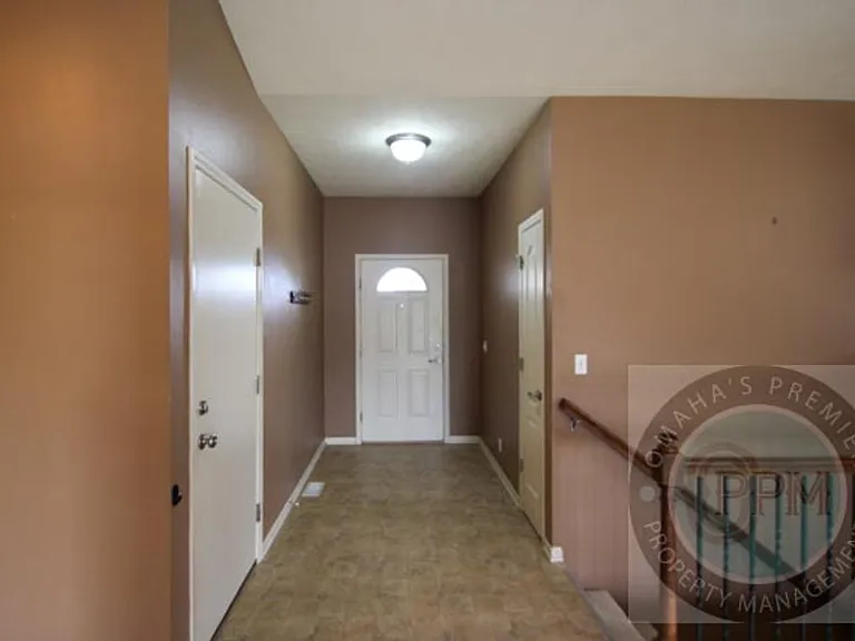 809 Lake Tahoe Dr — Photo 2