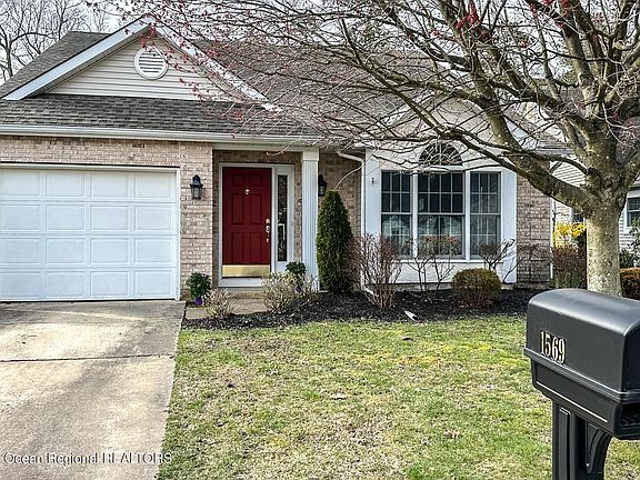 2nd image of 1569 Sweetbay Drive