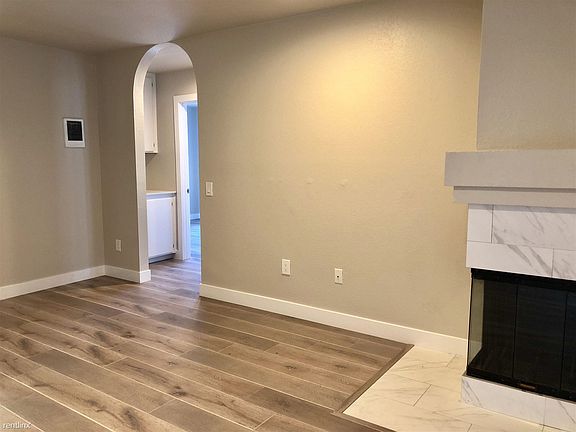 4th image of 4535 52nd St #1