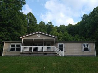 193 Chestnut St, Pounding Mill, VA 24637