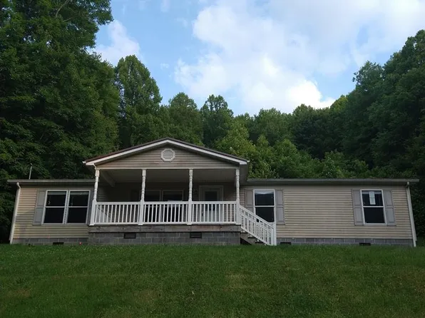 193 Chestnut St, Pounding Mill, VA 24637