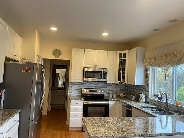 5700 Crestwood Dr — Photo 17