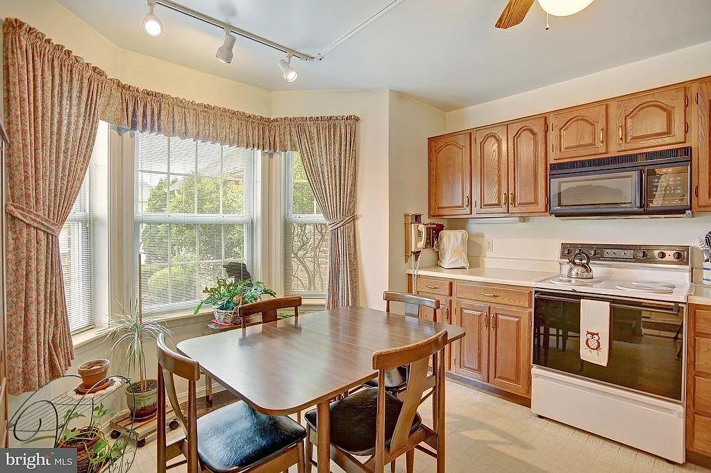 4171 Nantucket Dr — Photo 3