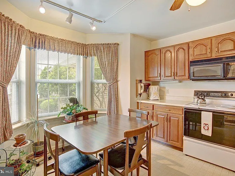 4171 Nantucket Dr — Photo 3