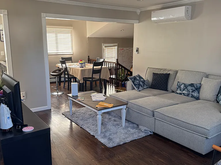 18 Seymore Ln — Photo 1