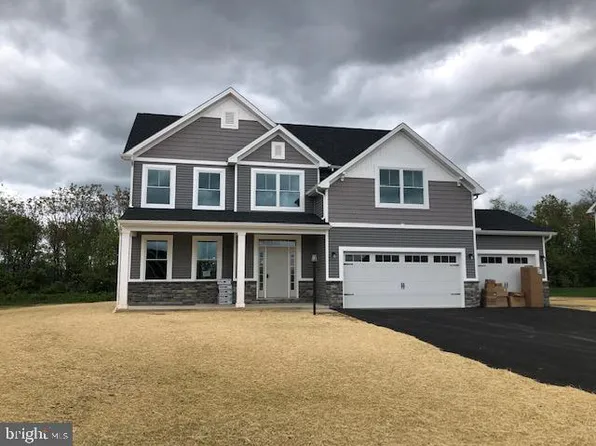 2439 Austin Ave, Chambersburg, PA 17202