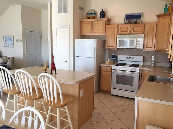 4th image of 5010 West Ave