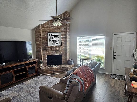2nd image of 806 Bayou Vista Dr