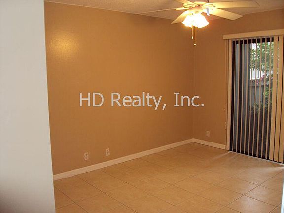 4th image of 220 Crown Oaks Way