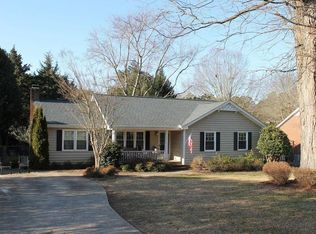 6109 Iris Dr, Raleigh, NC 27612