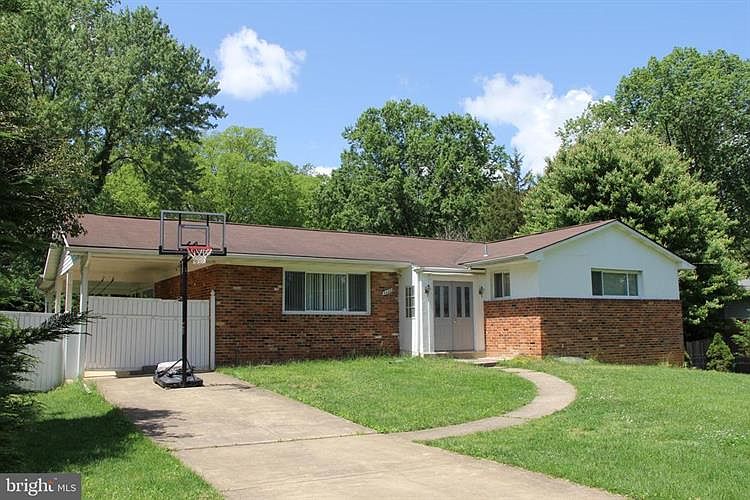 1st image of 3408 Siesta Dr