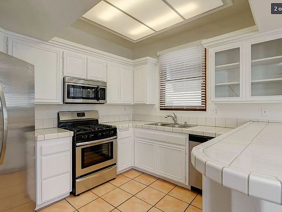 3rd image of 4243 Mary Ellen Ave #497b9fbcd