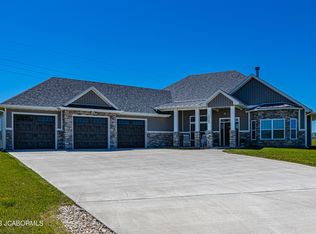 13745 Bobbie Garrett Dr, Ashland, MO 65010