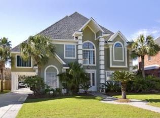 3838 N Arnoult Rd, Metairie, LA 70002