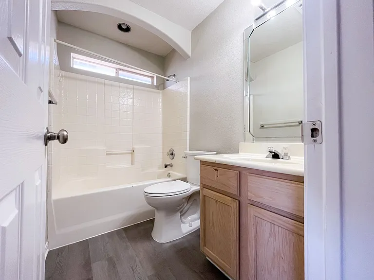 3307 Southhill Dr — Photo 8