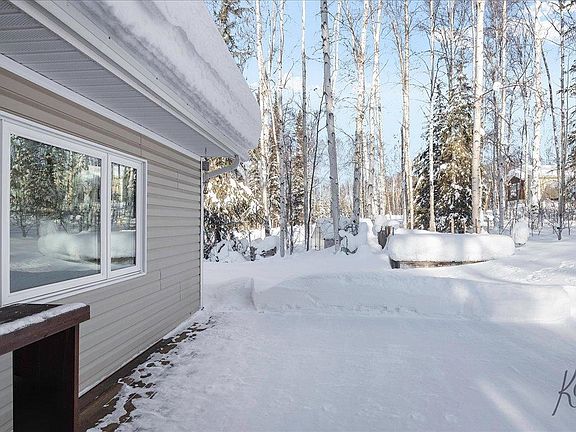 4th image of 454 Hillside Dr