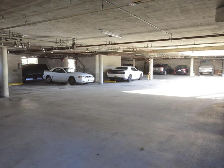 1600 W Carson St #104 — Photo 8