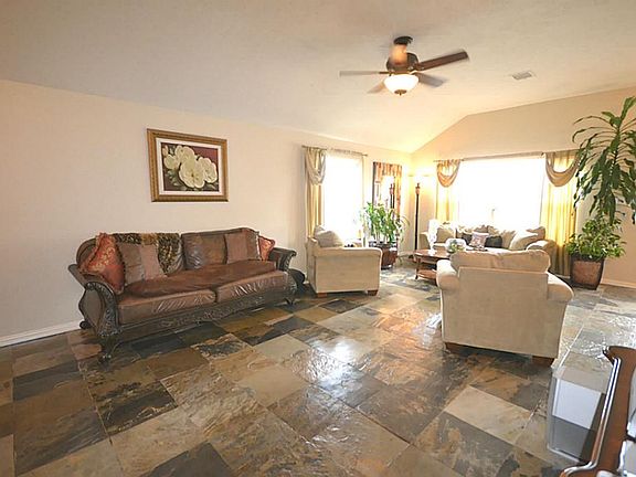 4th image of 19650 Cozy Cabbin Dr
