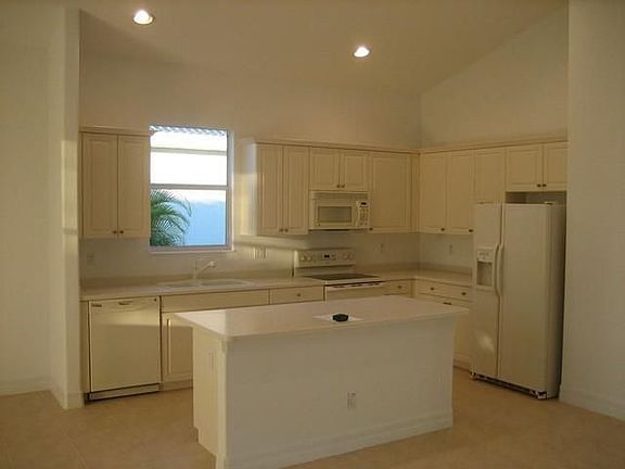 3rd image of 28200 L Burton Fletcher Ct