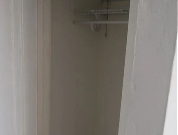4th image of 5505 N Lincoln Ave #2S