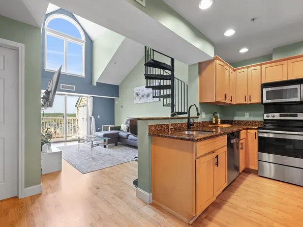 360 Revere Beach Blvd APT 411, Revere, MA 02151
