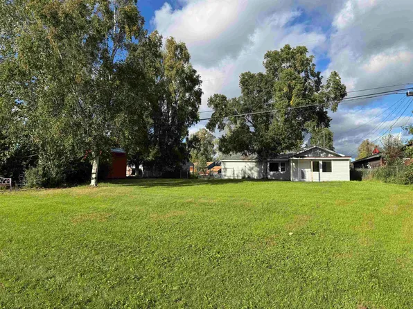 324 Slater Dr, Fairbanks, AK 99701