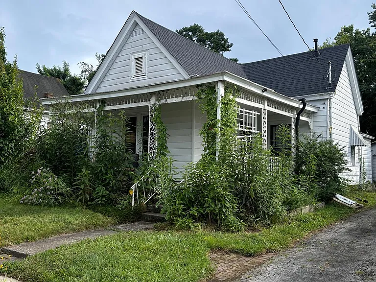 414 Breckenridge St — Photo 2