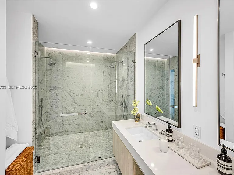 9201 E Bay Harbor Dr #Penthouse 809 — Photo 21
