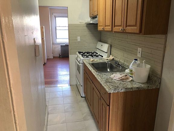 2nd image of 2718 21st Ave