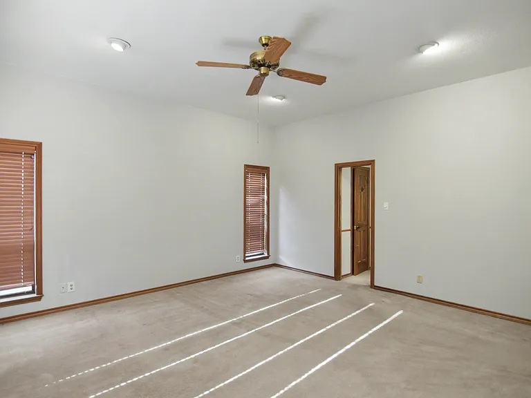 605 Pecos Trl — Photo 18