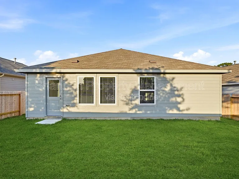25585 Rose Creek Dr — Photo 23